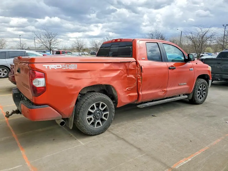 2017 TOYOTA TUNDRA SR5  