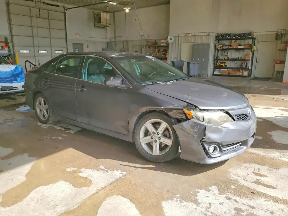 2012 TOYOTA CAMRY SE  