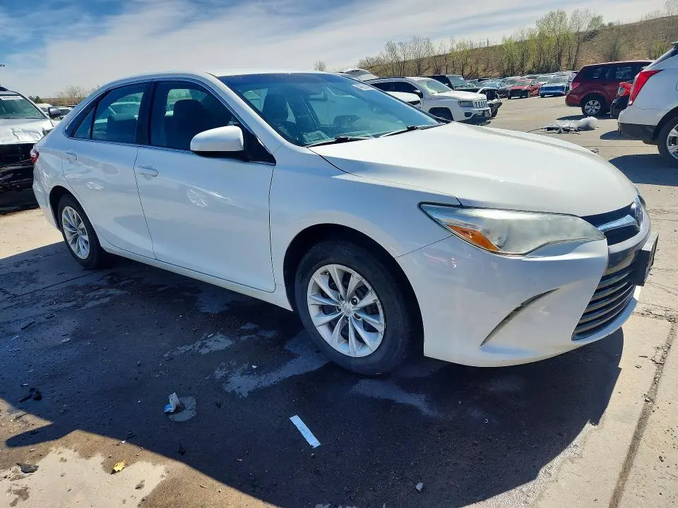 2015 TOYOTA CAMRY LE  