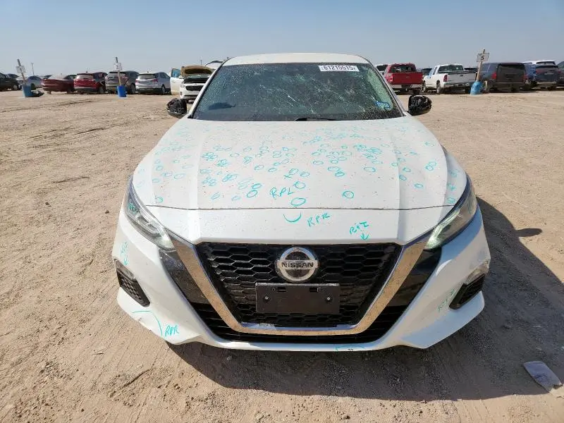 2021 NISSAN ALTIMA SR  