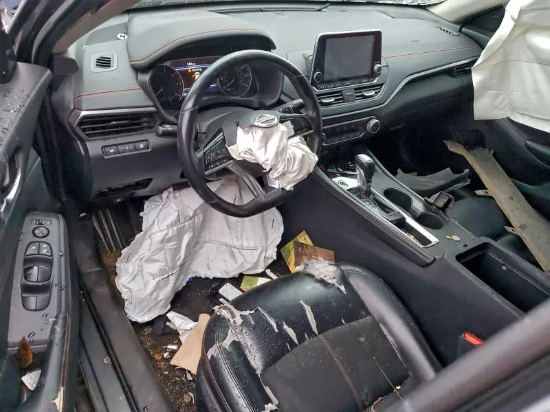 2019 NISSAN ALTIMA SR  