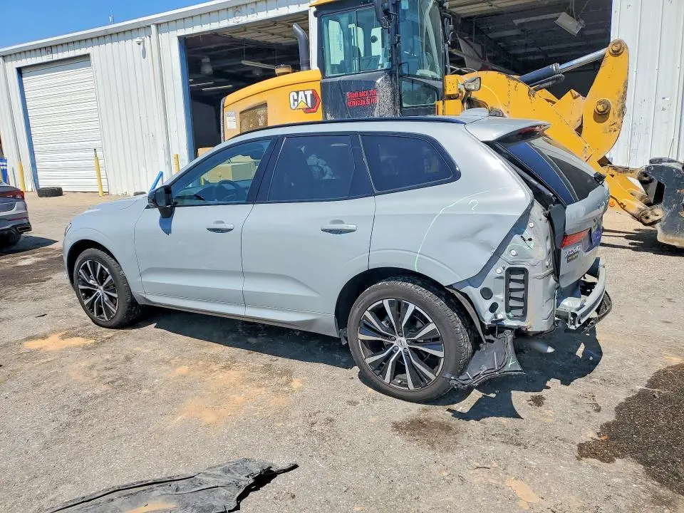 2025 VOLVO XC60 PLUS  