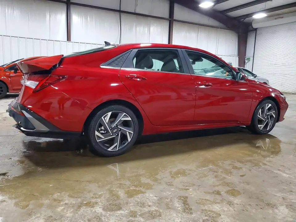 2025 HYUNDAI ELANTRA SEL  