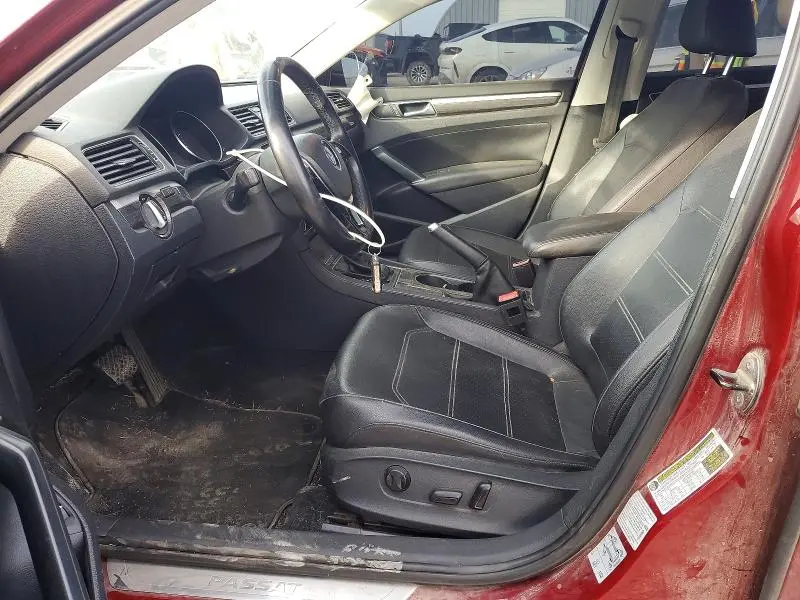 2017 VOLKSWAGEN PASSAT SE  