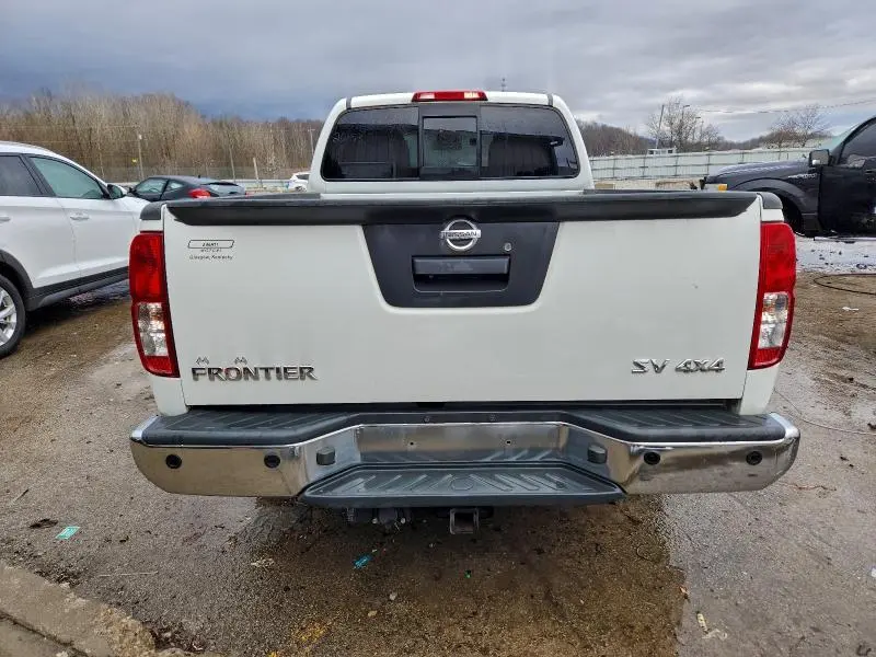 2015 NISSAN FRONTIER SV  