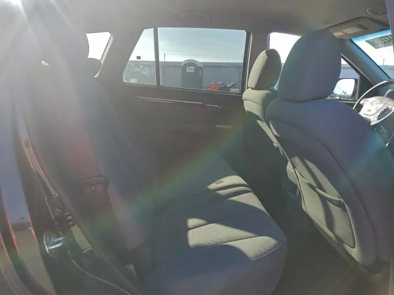 2012 HYUNDAI SANTA FE GLS  