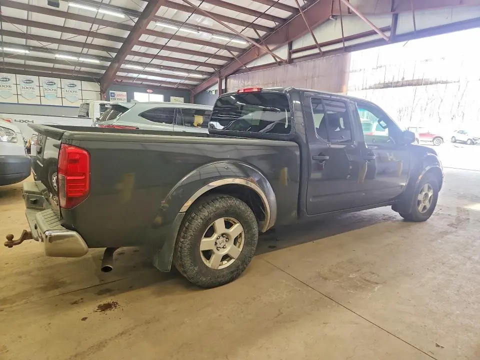 2013 NISSAN FRONTIER SV  