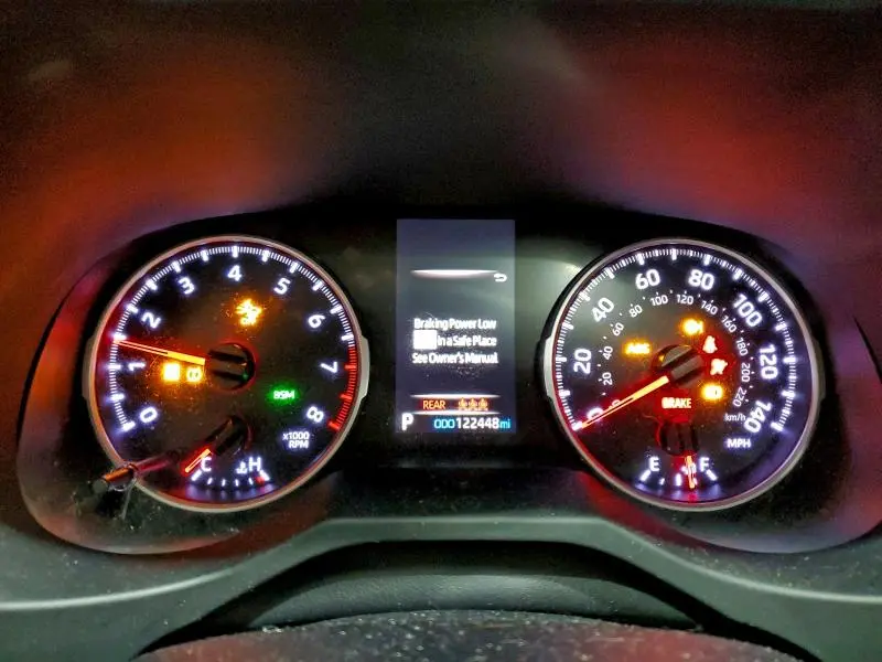 2019 TOYOTA RAV4 XLE  