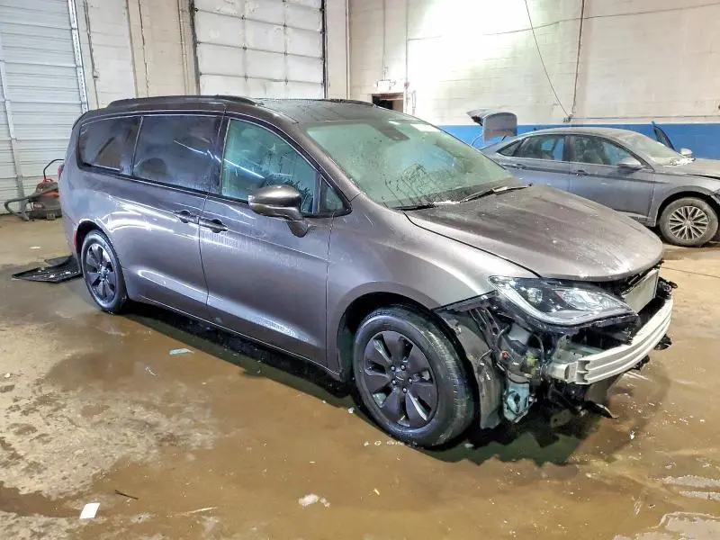 2019 CHRYSLER PACIFICA HYBRID LIMITED  