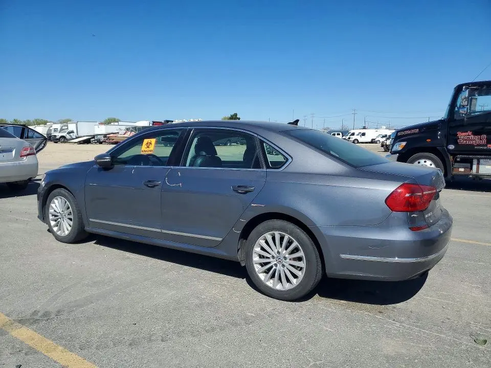 2016 VOLKSWAGEN PASSAT SE  