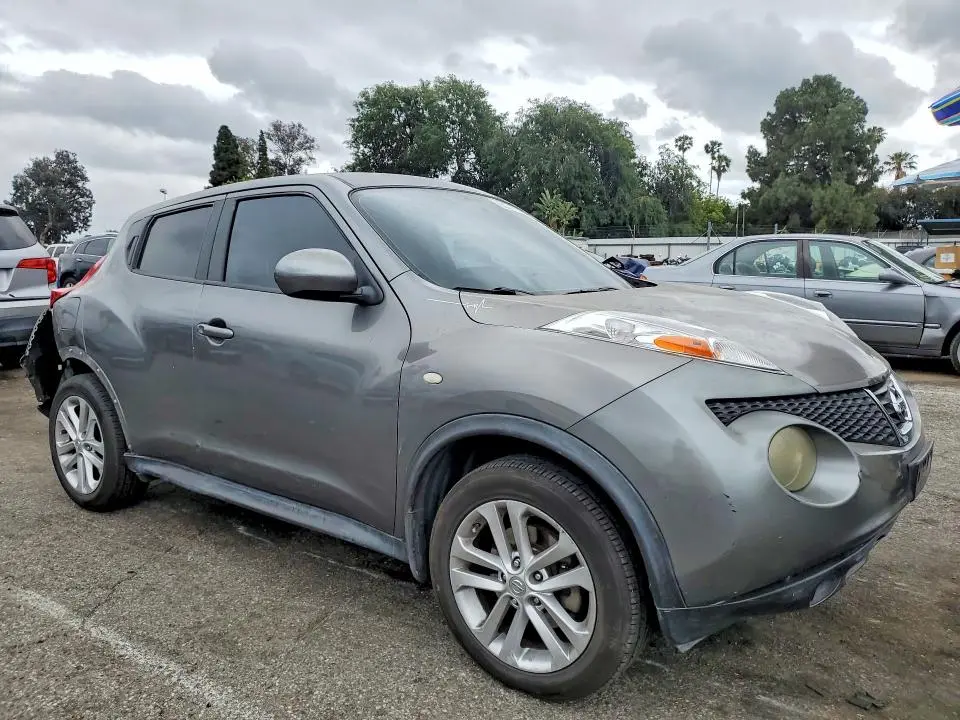 2011 NISSAN JUKE S  