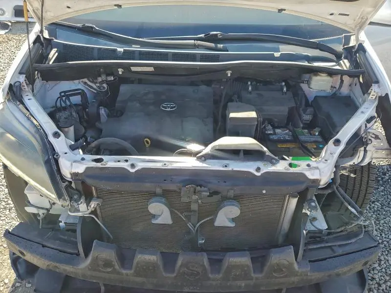 2015 TOYOTA SIENNA SPORT  