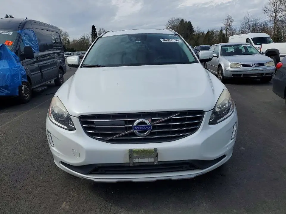 2017 VOLVO XC60 T5 INSCRIPTION  