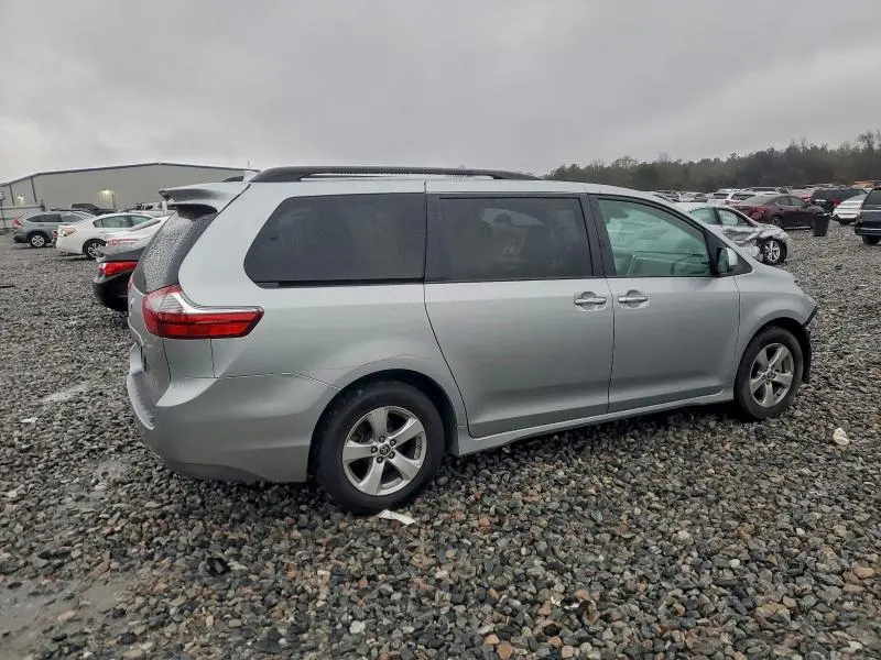 2020 TOYOTA SIENNA LE  