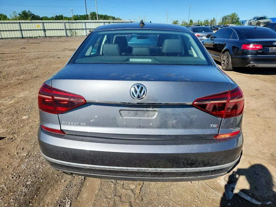 2018 VOLKSWAGEN PASSAT SE  