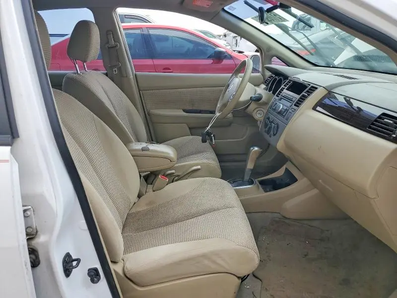 2011 NISSAN VERSA 1.8 S  