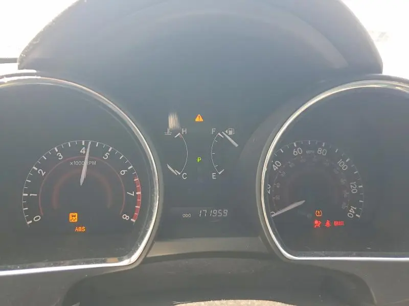 2011 TOYOTA HIGHLANDER SE  