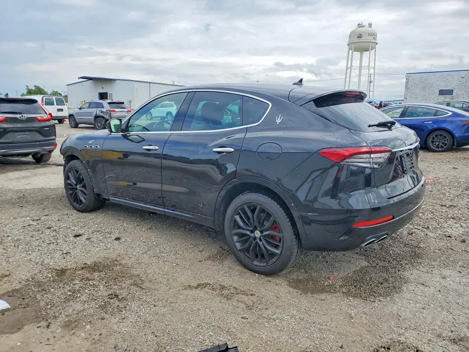 2022 MASERATI LEVANTE BASE  