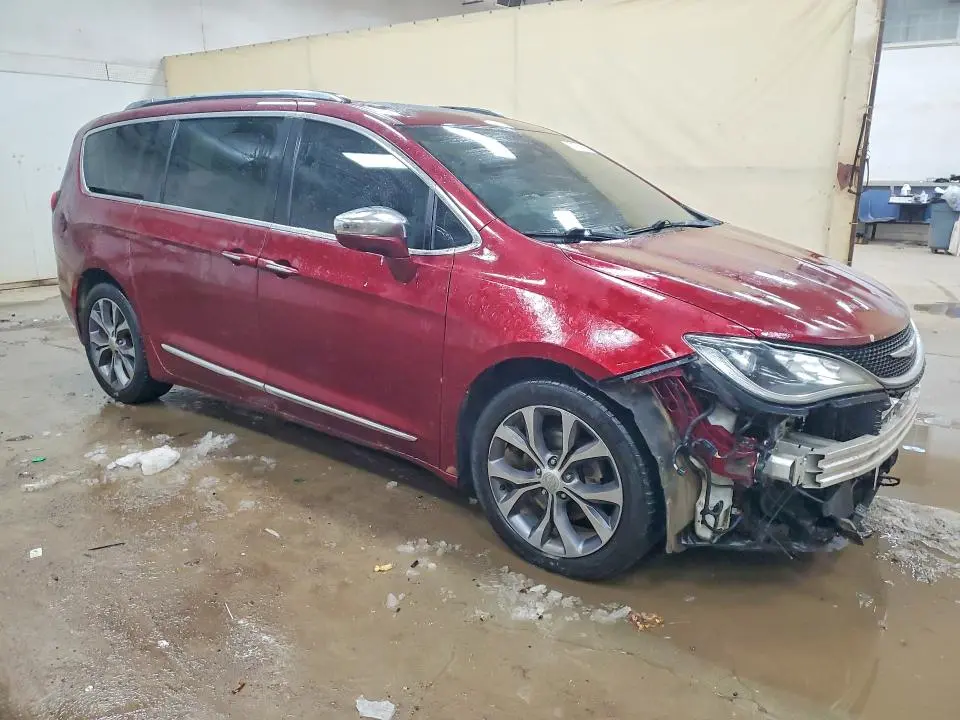 2017 CHRYSLER PACIFICA LIMITED  