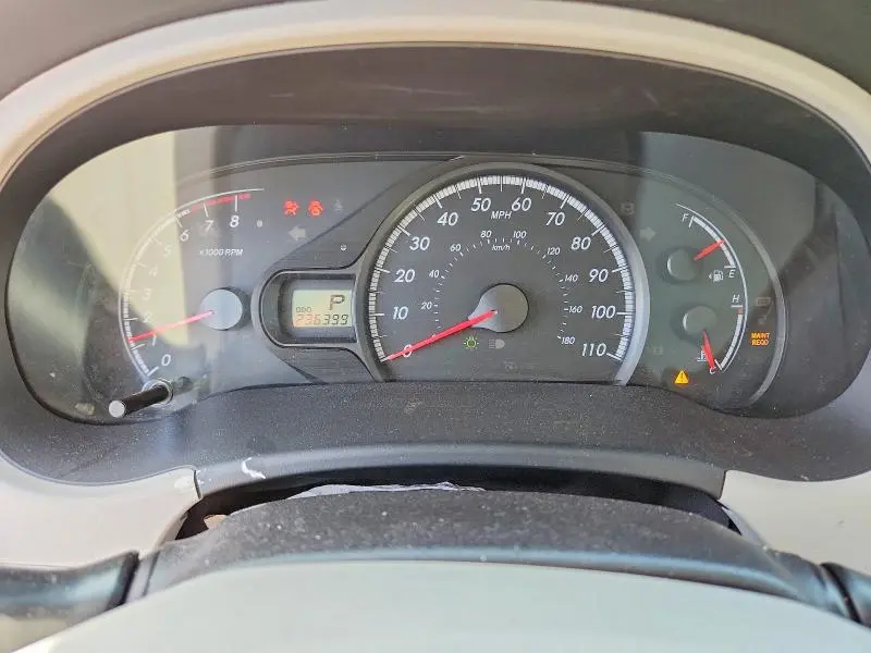 2011 TOYOTA SIENNA LE  
