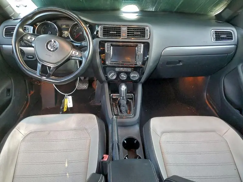 2016 VOLKSWAGEN JETTA SPORT  