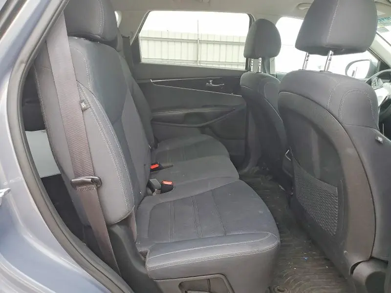 2020 KIA SORENTO S  