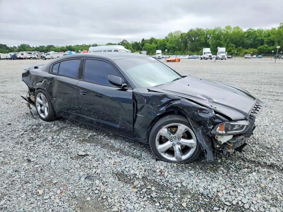 2011 DODGE CHARGER R  