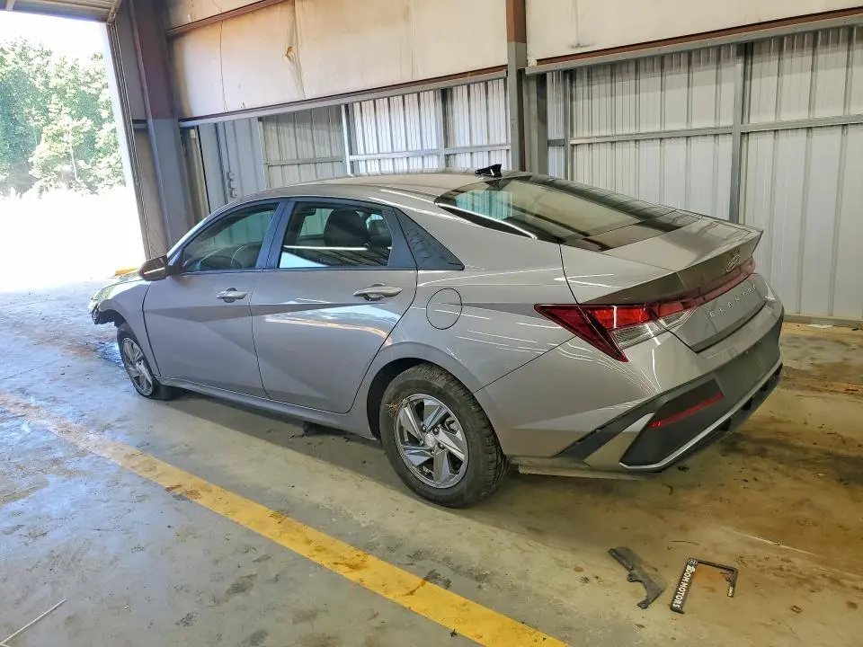 2024 HYUNDAI ELANTRA SE  