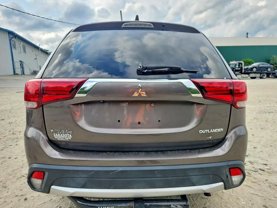2018 MITSUBISHI OUTLANDER ES  