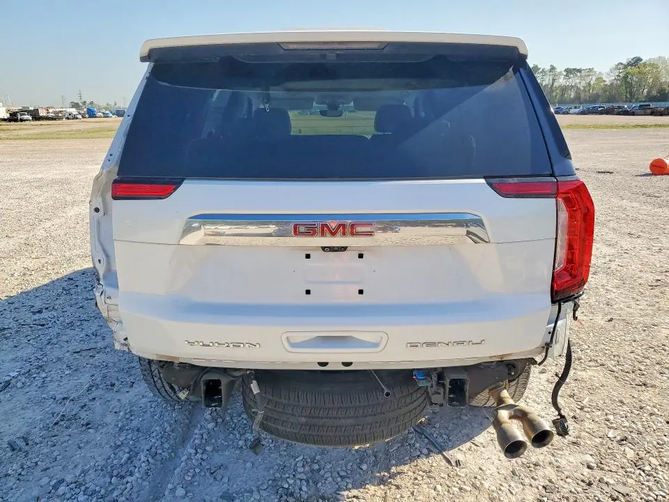 2022 GMC YUKON   