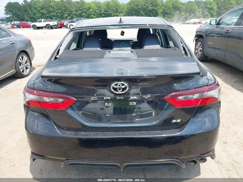 2022 TOYOTA CAMRY SE