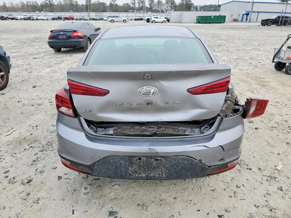 2019 HYUNDAI ELANTRA SE  