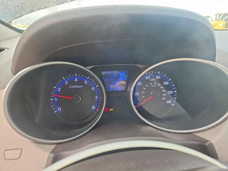 2015 HYUNDAI TUCSON SE  