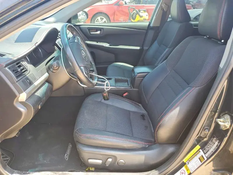 2017 TOYOTA CAMRY SE  