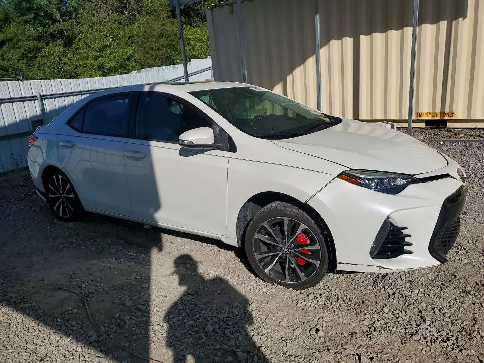 2017 TOYOTA COROLLA SE  