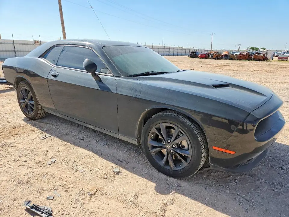 2022 DODGE CHALLENGER SXT  