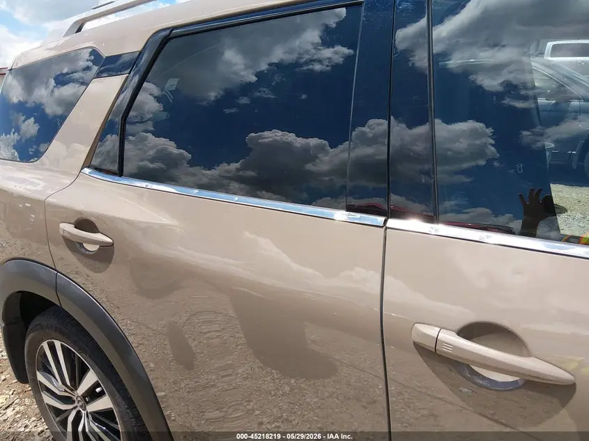 2024 NISSAN PATHFINDER PLATINUM FWD