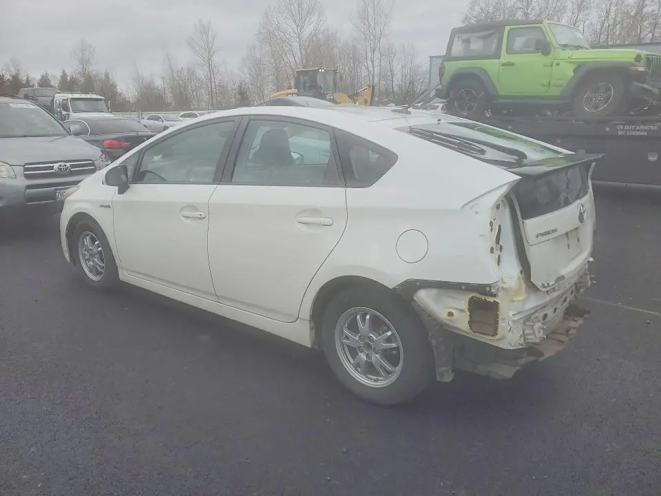 2010 TOYOTA PRIUS III  