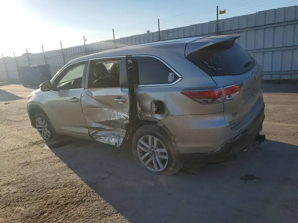 2016 TOYOTA HIGHLANDER LE  