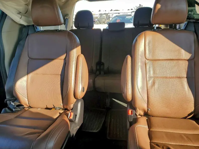 2020 TOYOTA SIENNA XLE  