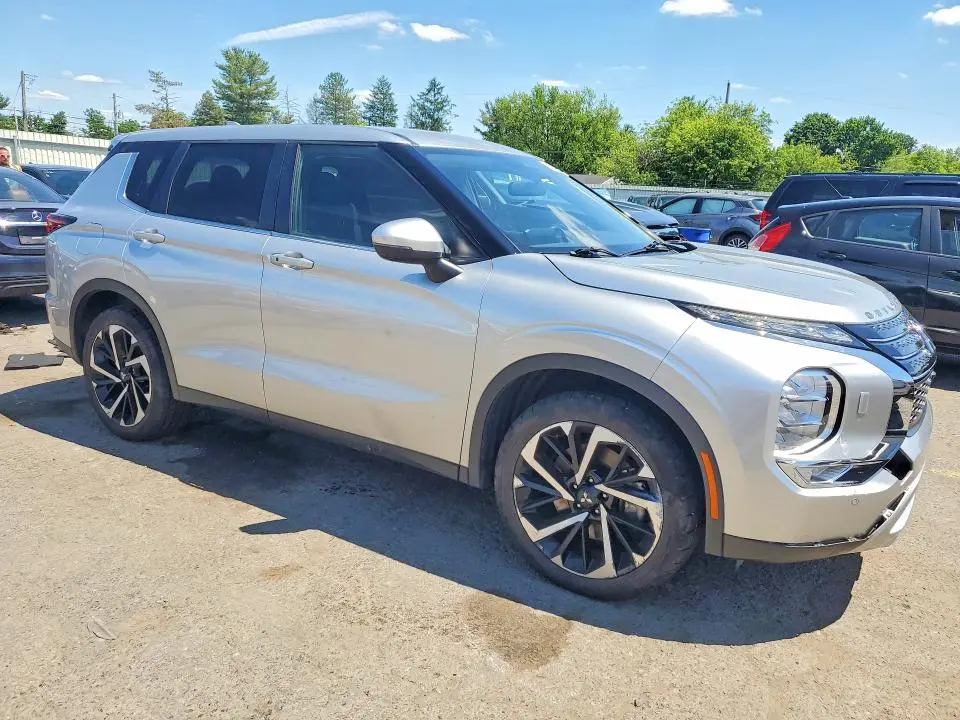 2022 MITSUBISHI OUTLANDER SE  