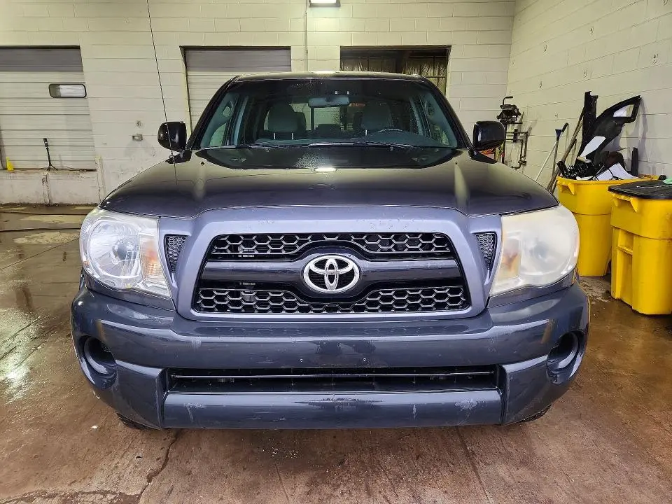 2011 TOYOTA TACOMA V6  