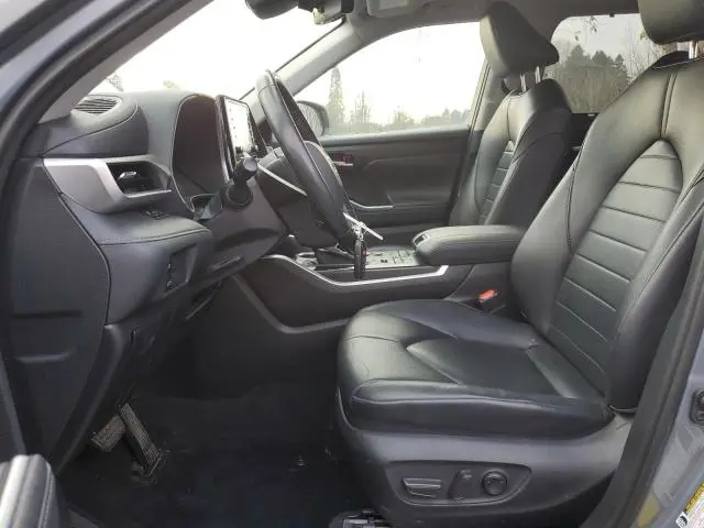 2020 TOYOTA HIGHLANDER XLE  