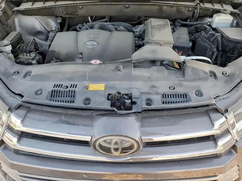 2019 TOYOTA HIGHLANDER LIMITED  