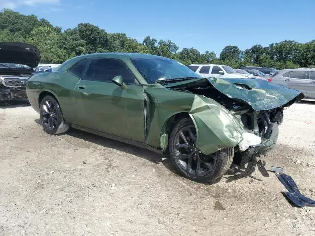 2022 DODGE CHALLENGER SXT  