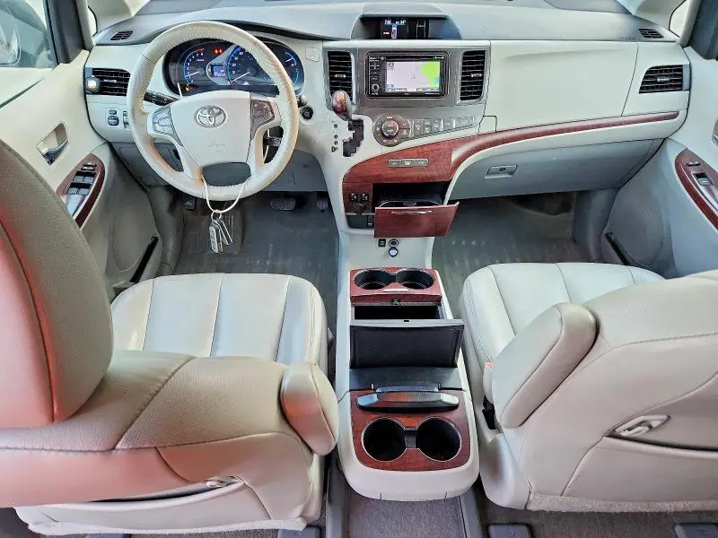 2013 TOYOTA SIENNA XLE 7-PASSENGER  