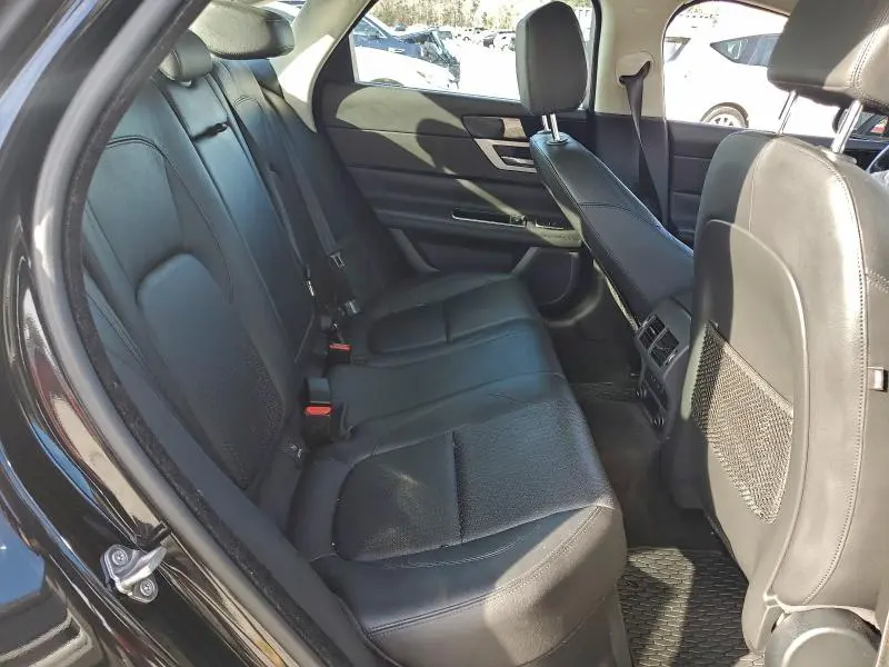 2018 JAGUAR XF PRESTIGE  