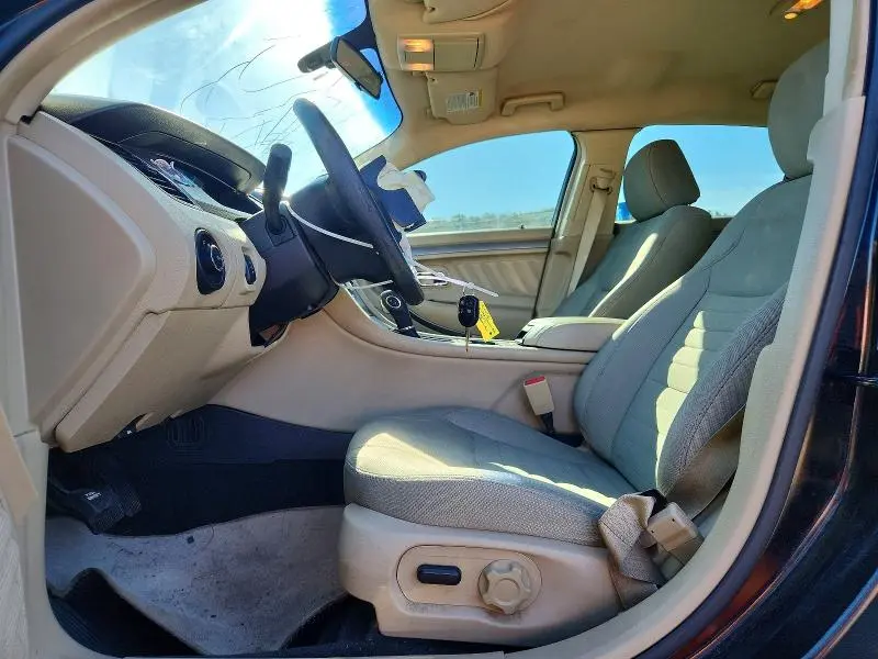 2016 FORD TAURUS SE  
