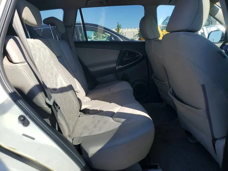 2011 TOYOTA RAV4 BASE  
