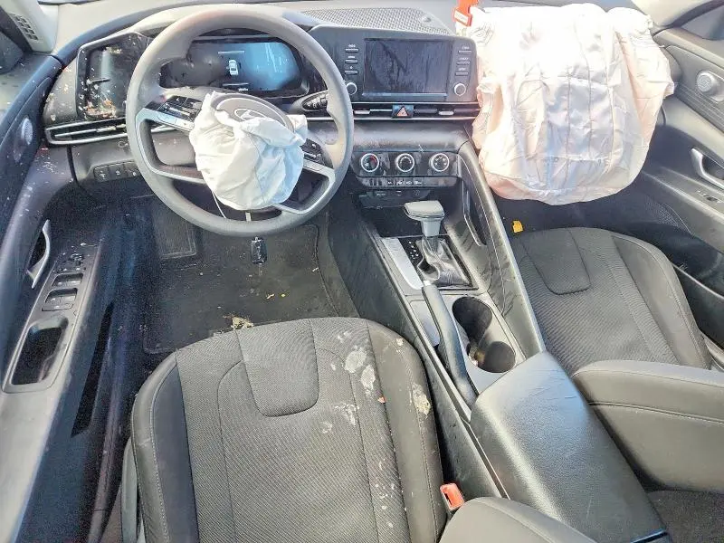 2024 HYUNDAI ELANTRA SE  